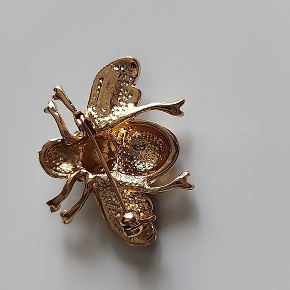 Brooch Bumble Bee Brooch Beautiful Enamal wings & Stunning crystals - Picture 2 of 3